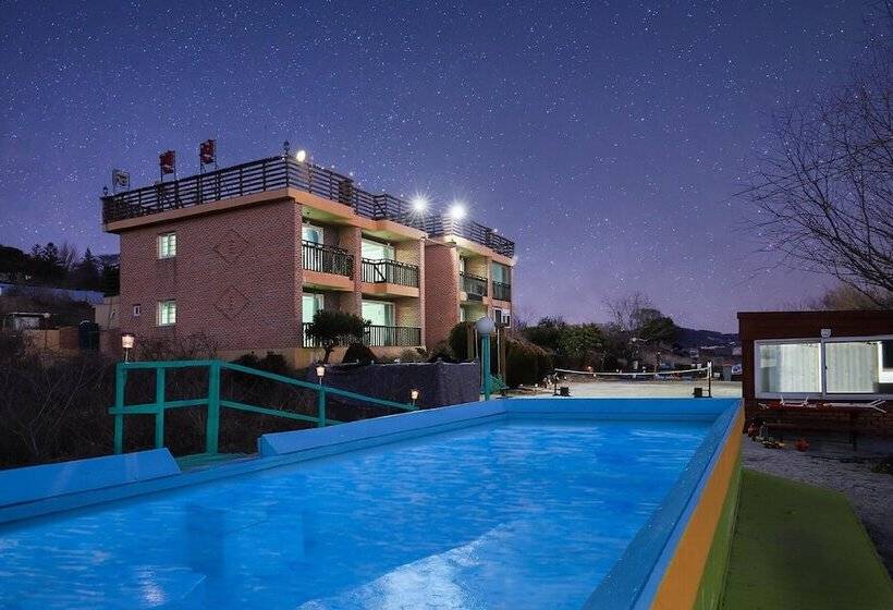 Ganghwa Badatgashimteo Pension