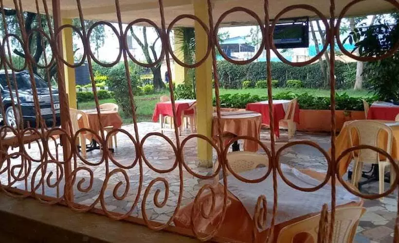 هتل Chariot County