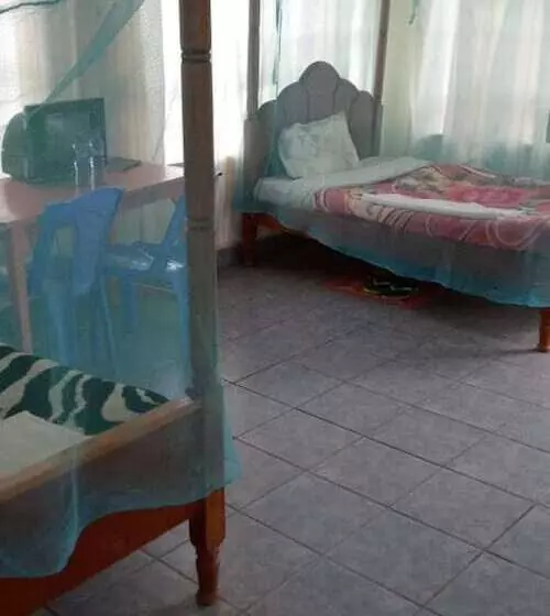 هتل Chariot County