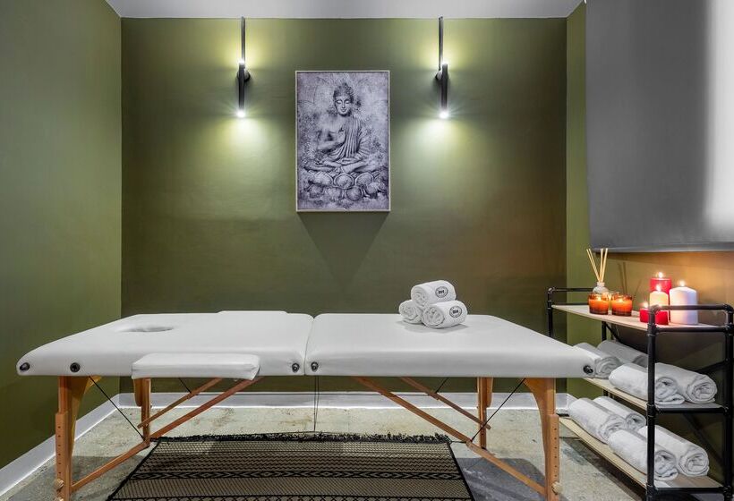 Dave Red Athens, A Member Of Brown Hotels