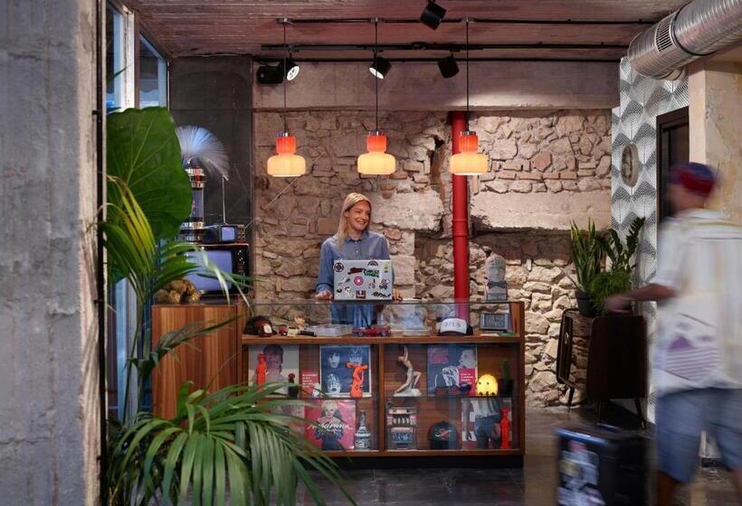 Dave Red Athens, A Member Of Brown Hotels