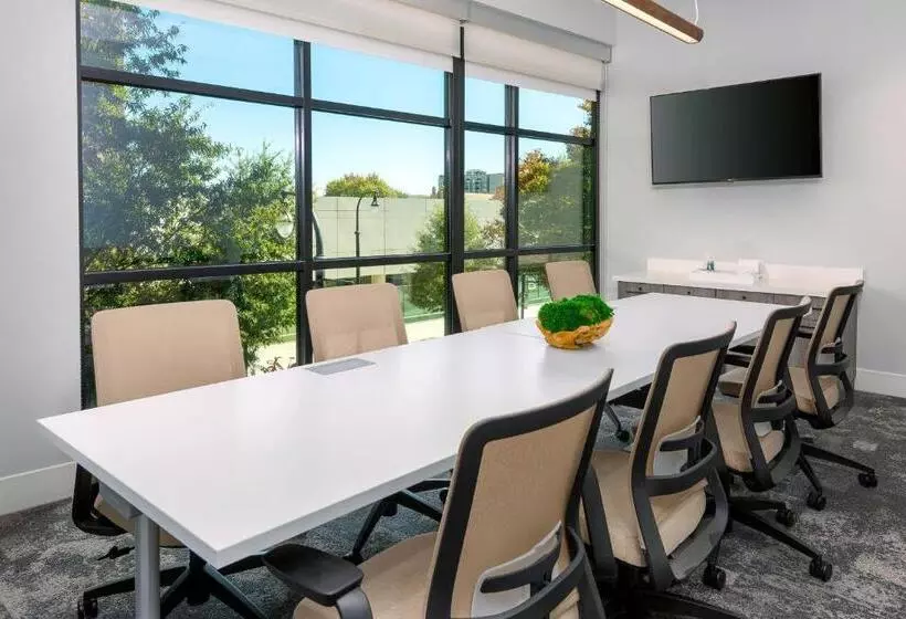 هتل Element Atlanta Midtown