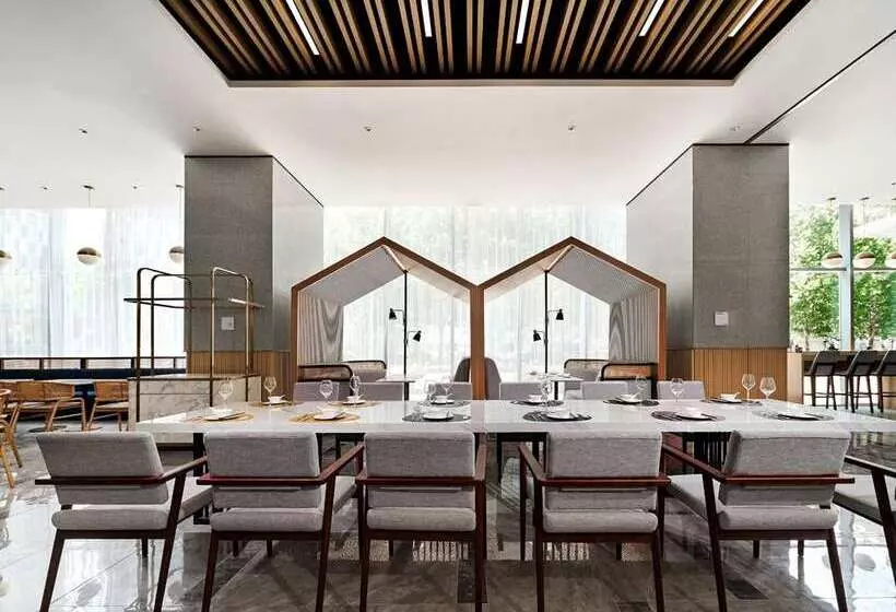 هتل Hilton Garden Inn Hefei Binhu New District