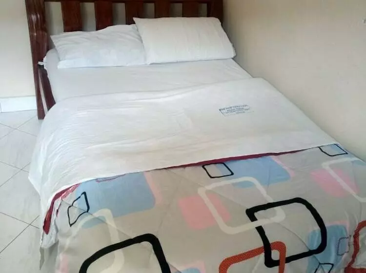 هتل Paramount Guest House