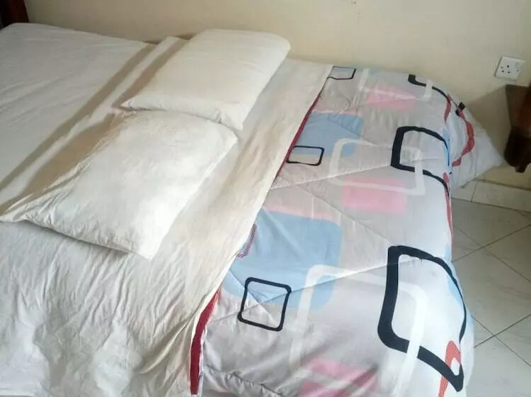 هتل Paramount Guest House