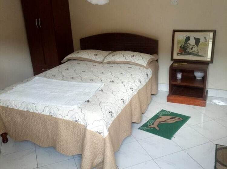 هتل Paramount Guest House