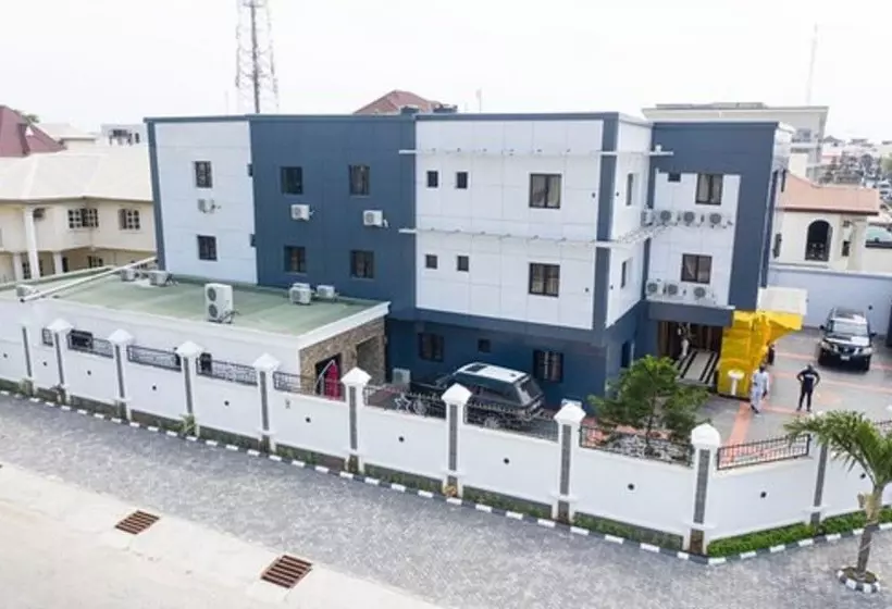 هتل Pasadena Suites