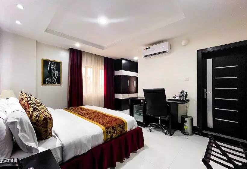 هتل Pasadena Suites