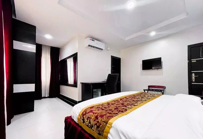 هتل Pasadena Suites