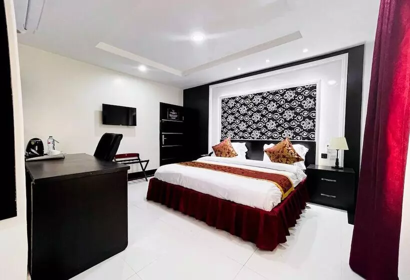 هتل Pasadena Suites