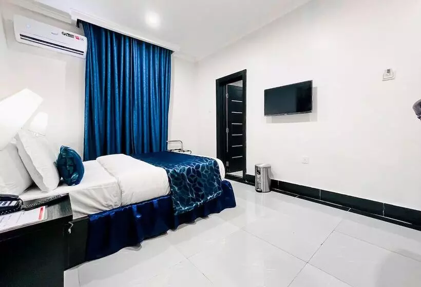 هتل Pasadena Suites