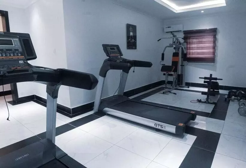 هتل Pasadena Suites