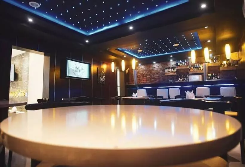 هتل Pasadena Suites