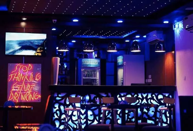 هتل Pasadena Suites