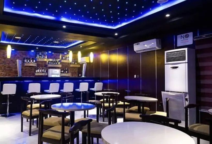 هتل Pasadena Suites