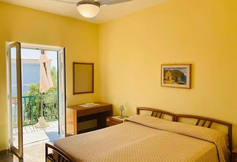 ホテル Pensione Casa Verde