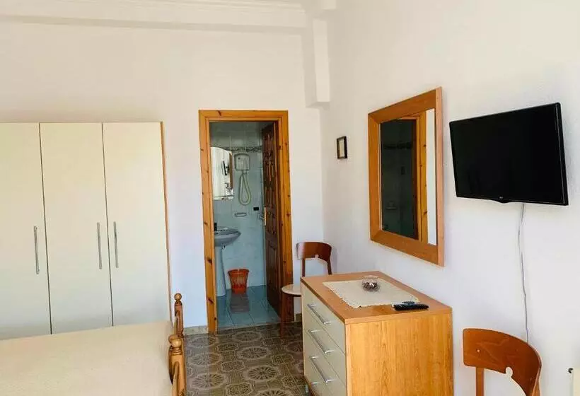 ホテル Pensione Casa Verde