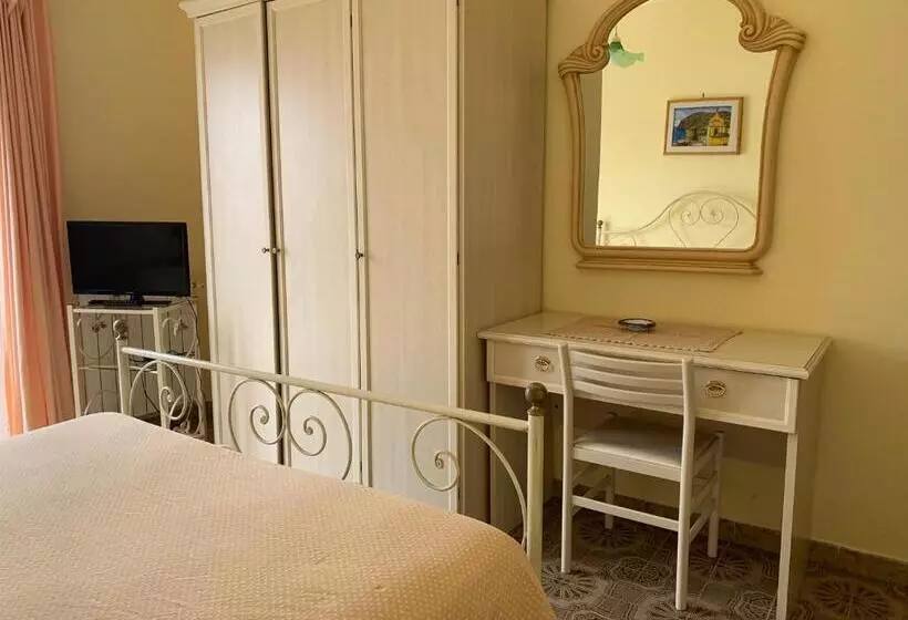 ホテル Pensione Casa Verde