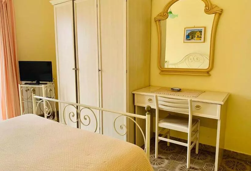 ホテル Pensione Casa Verde