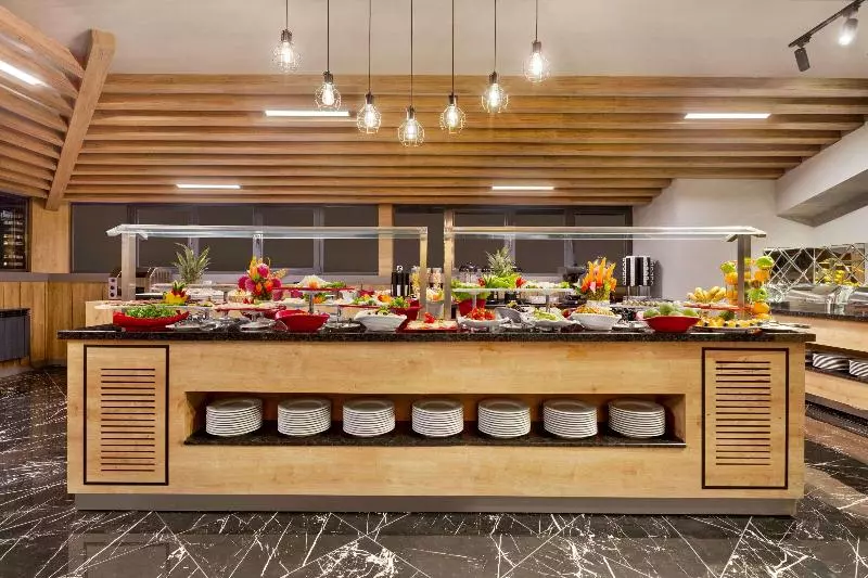 ホテル Ramada Encore By Wyndham Istanbul Avcilar