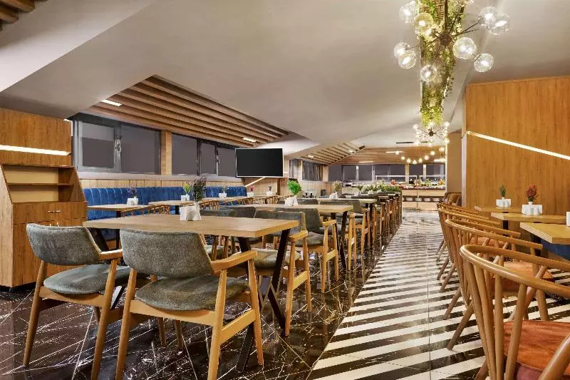 ホテル Ramada Encore By Wyndham Istanbul Avcilar