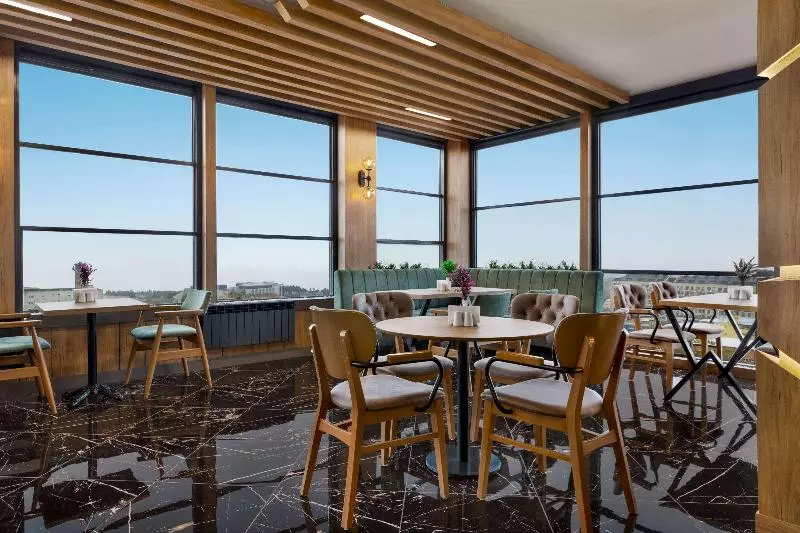 ホテル Ramada Encore By Wyndham Istanbul Avcilar