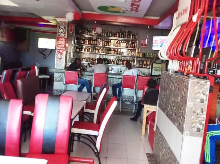 هتل Spanish Lodge