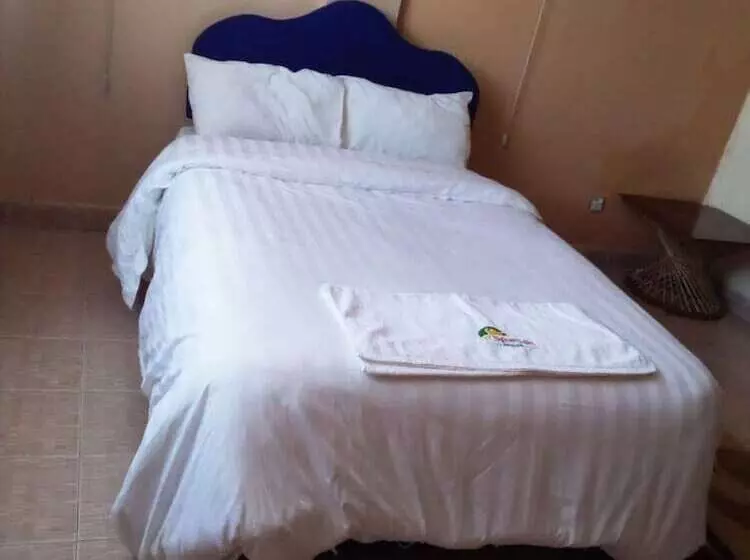 هتل Spanish Lodge