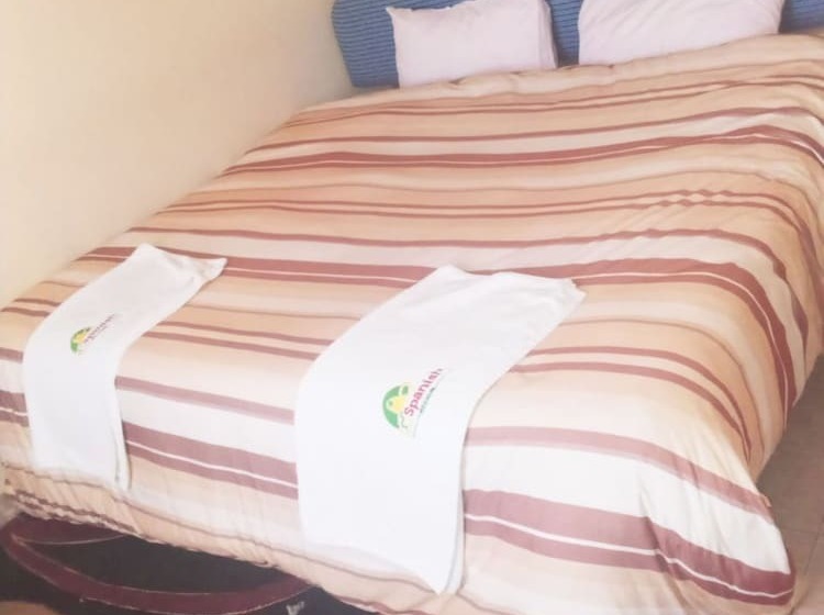 هتل Spanish Lodge