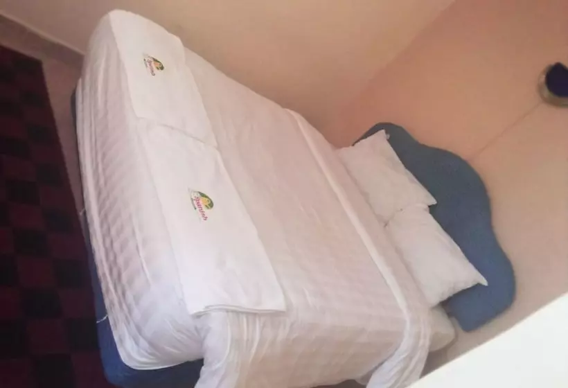 هتل Spanish Lodge