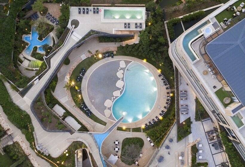 Hotel The Houghton Skyline