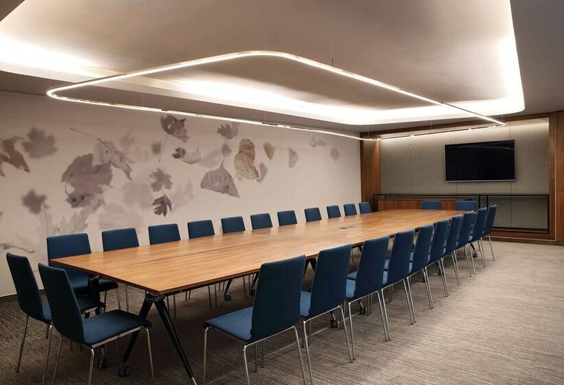 Hotel The Houghton Skyline