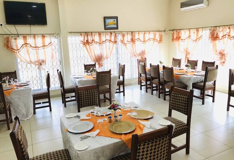 Menyinda Hotel And Restaurant