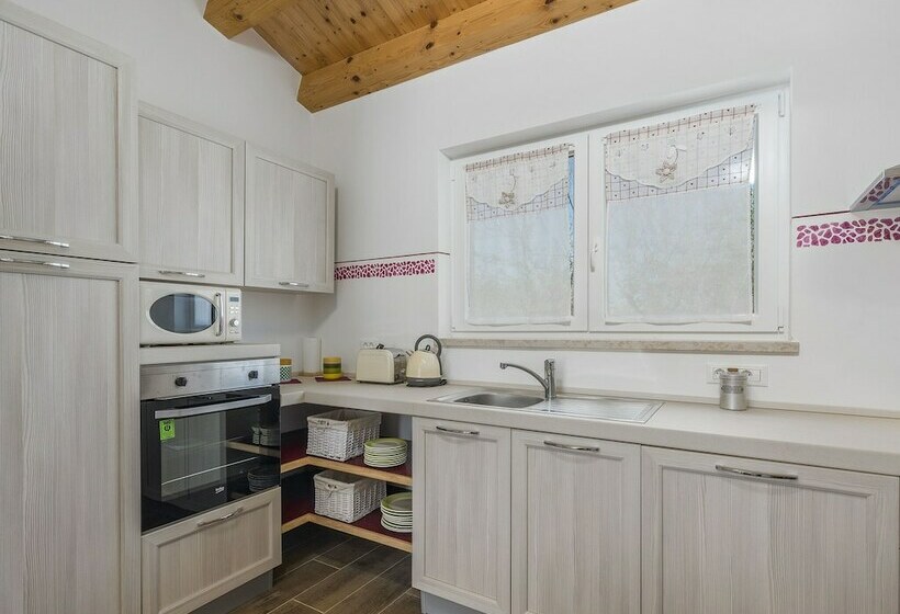 Modernly Furnished Villa With Private Pool For 6 Persons, Near Rovinj