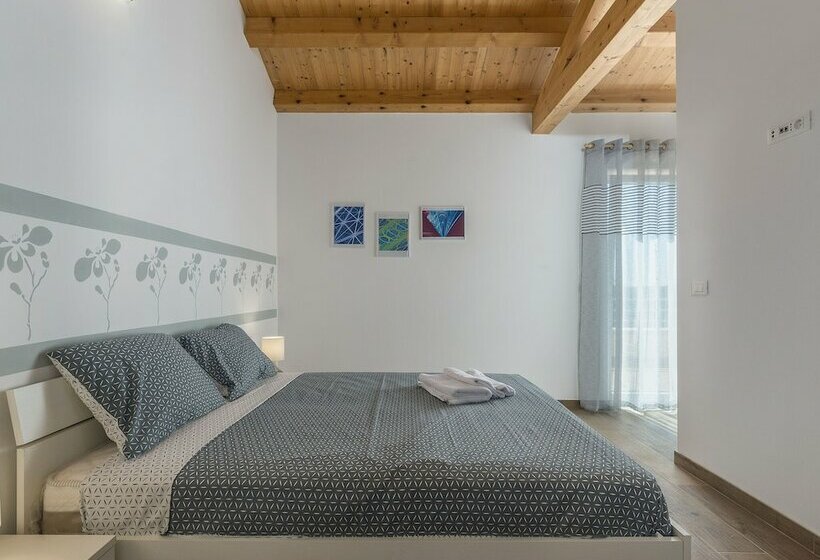 Modernly Furnished Villa With Private Pool For 6 Persons, Near Rovinj