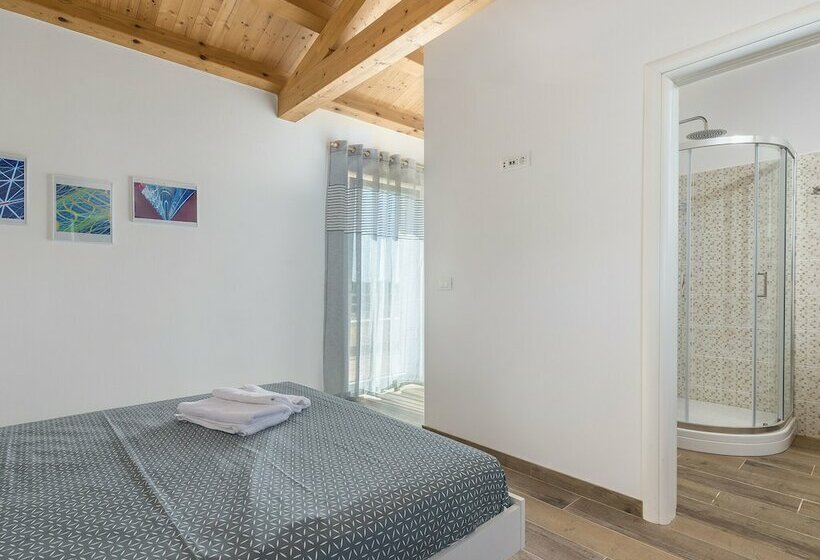 Modernly Furnished Villa With Private Pool For 6 Persons, Near Rovinj