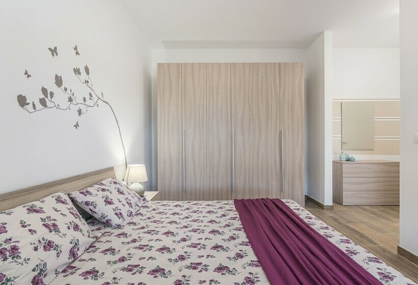 Modernly Furnished Villa With Private Pool For 6 Persons, Near Rovinj