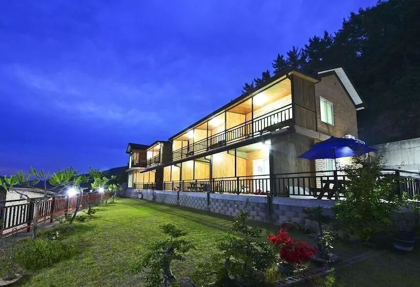 Yeosu Hwangto Pension