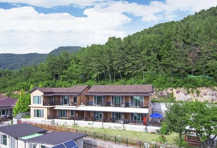 Yeosu Hwangto Pension