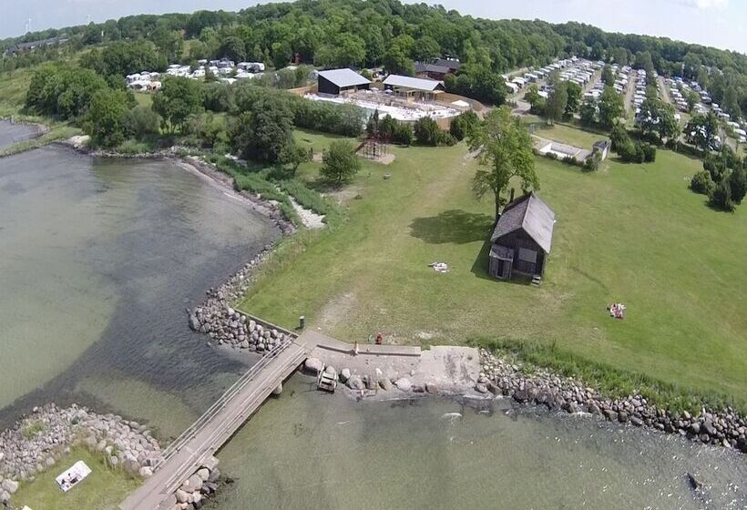 בית מלון כפרי Lundegård Camping & Stugby