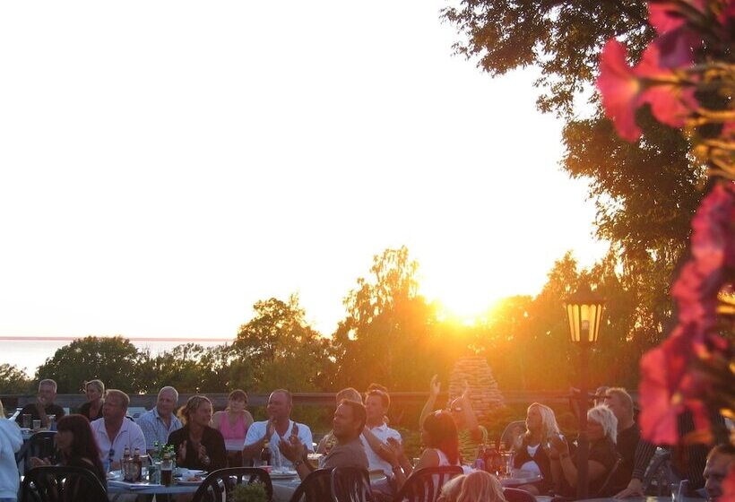 בית מלון כפרי Lundegård Camping & Stugby