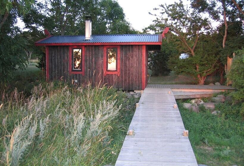 בית מלון כפרי Lundegård Camping & Stugby