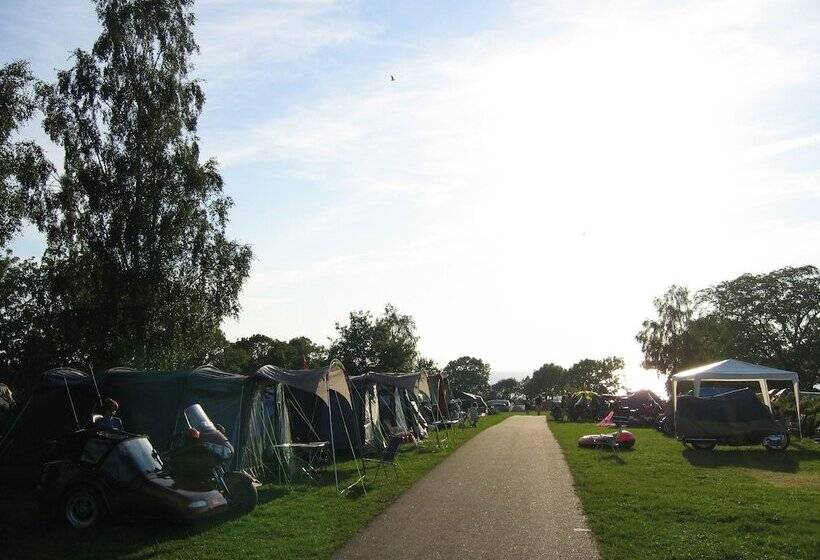 בית מלון כפרי Lundegård Camping & Stugby