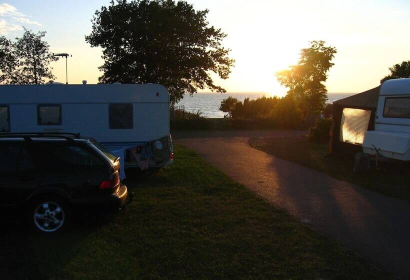 בית מלון כפרי Lundegård Camping & Stugby