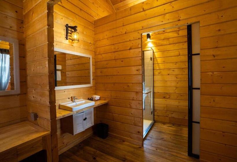 Hotel Sutera @ Mantanani Island Resort & Spa