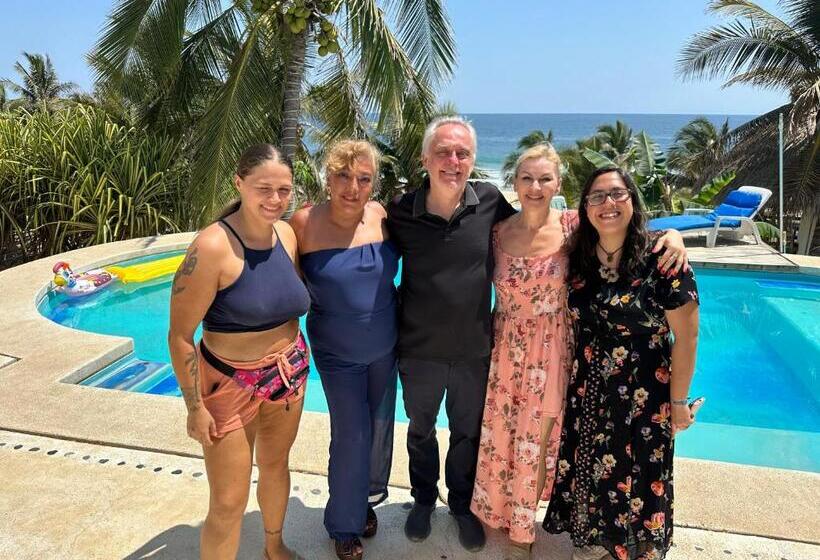 Bed and Breakfast Beachfront Paradise Boutique