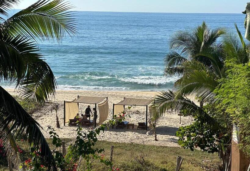 Bed and Breakfast Beachfront Paradise Boutique