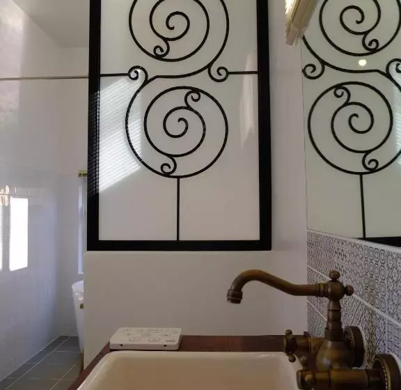 ベッドアンドブレックファースト Somos