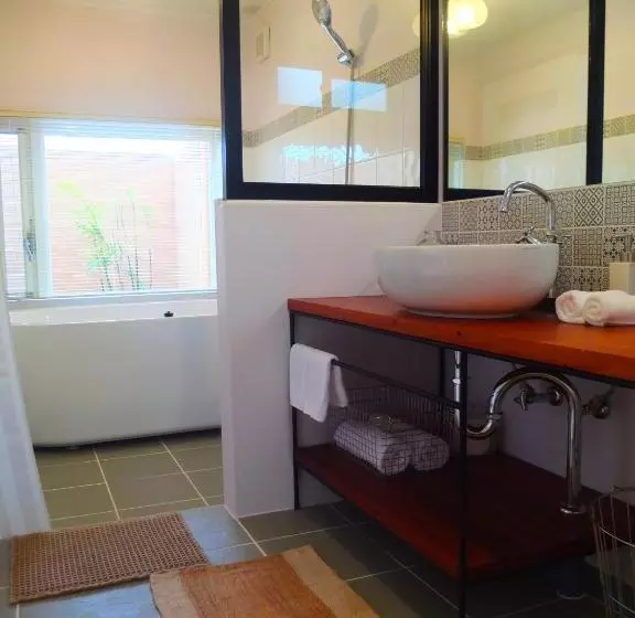 ベッドアンドブレックファースト Somos