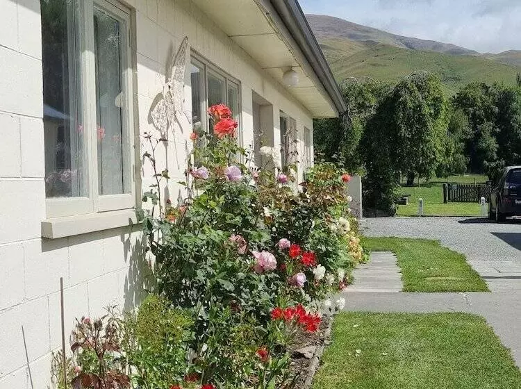 Burkes Pass Country Motels
